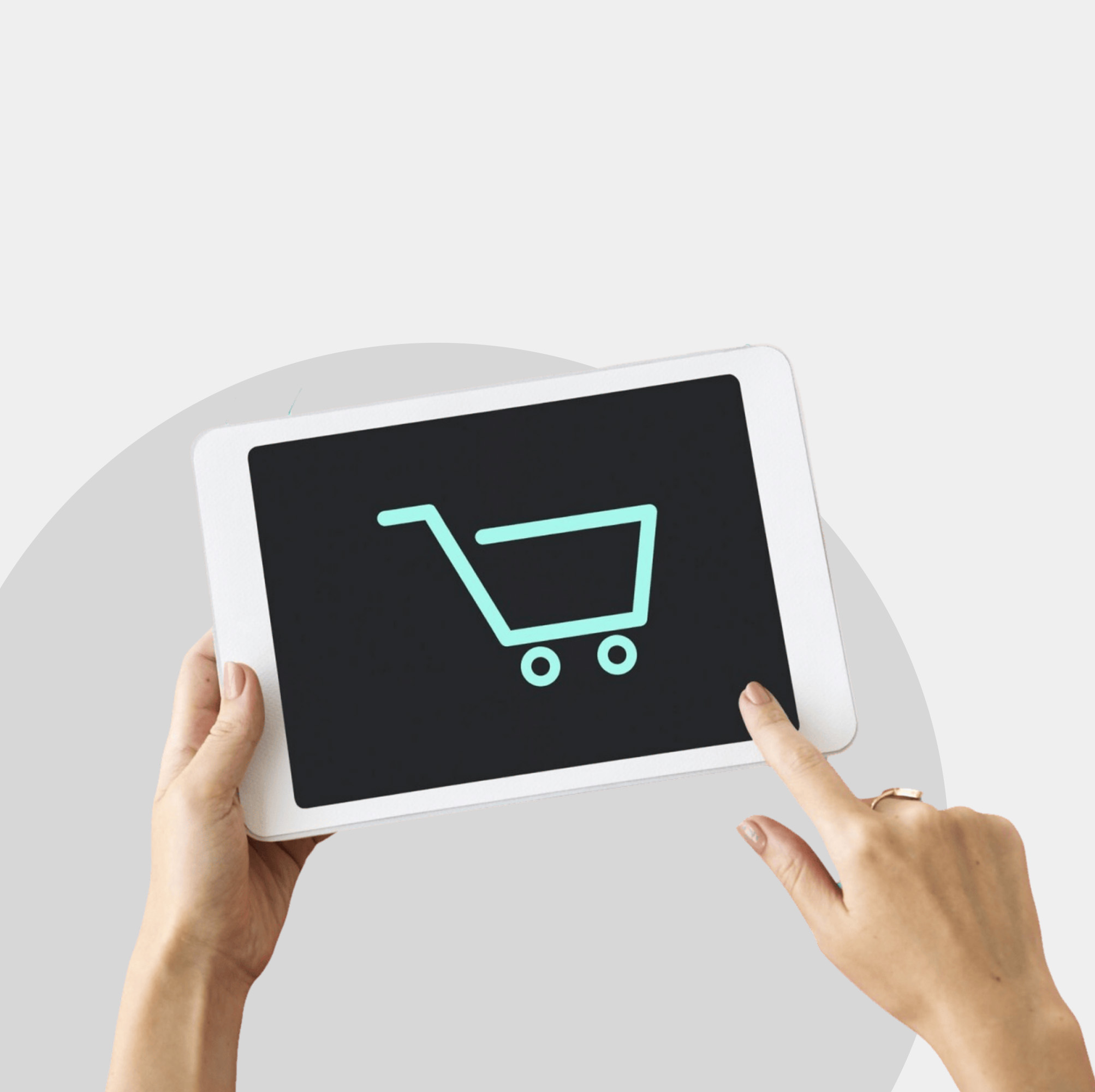 Omnibus i obowiązki informacyjne w e-commerce – kolejne działania i zarzuty Prezesa UOKiK